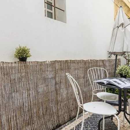 Plum Guide - Lunar Phase Apartamento Lisboa
